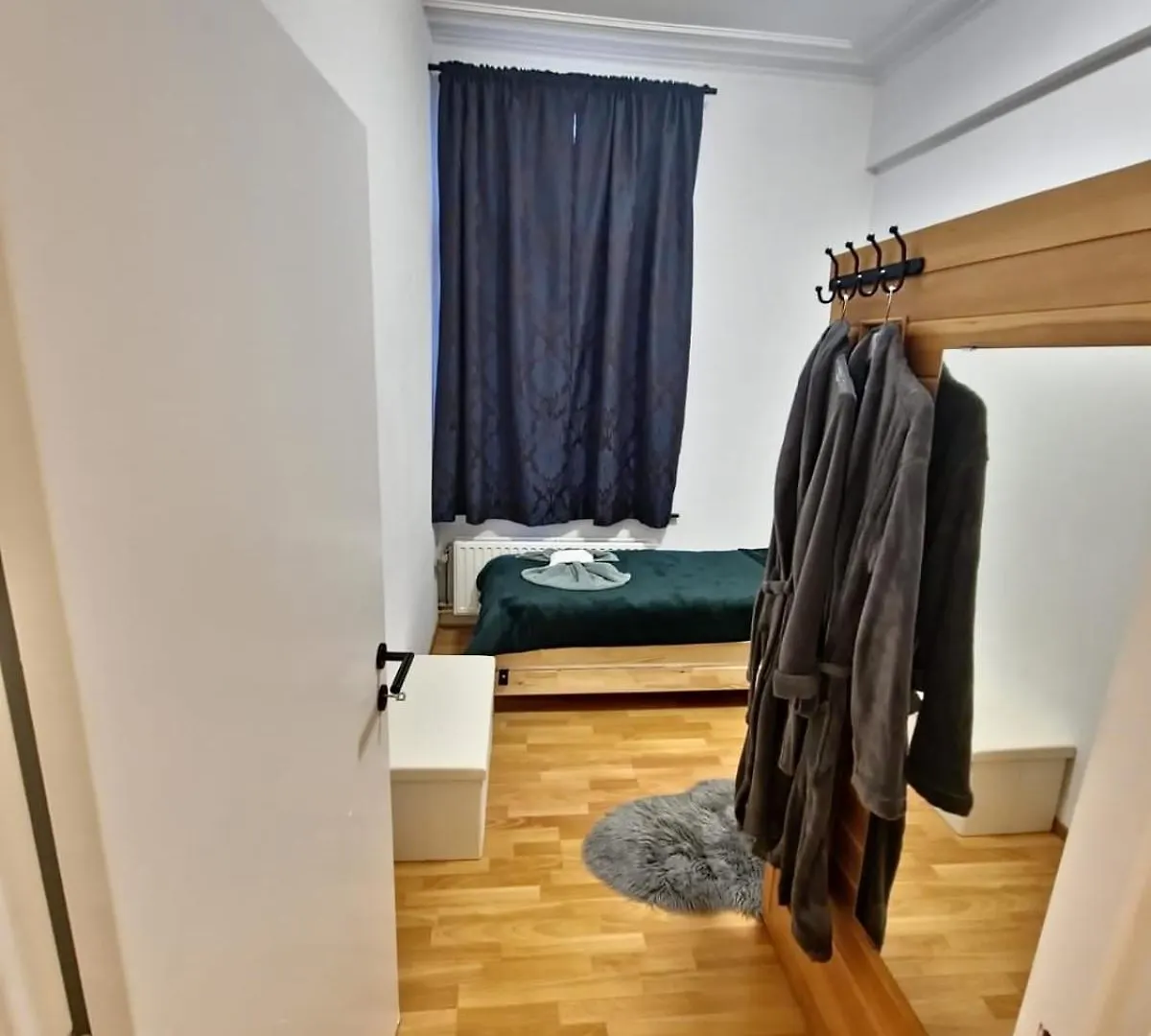 Sauna, Atomium, Expo Brussels, Stadium Roi Baudoin, Kinepolis, Planetarium, Centre Ville Brussels Apartment